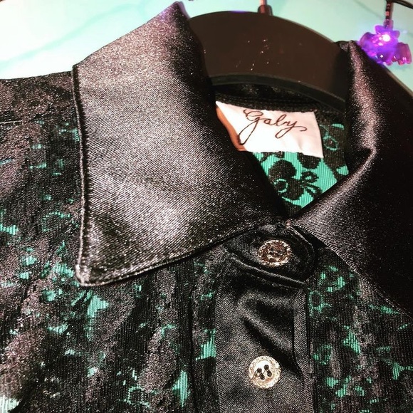 Lace button up - Picture 4 of 4